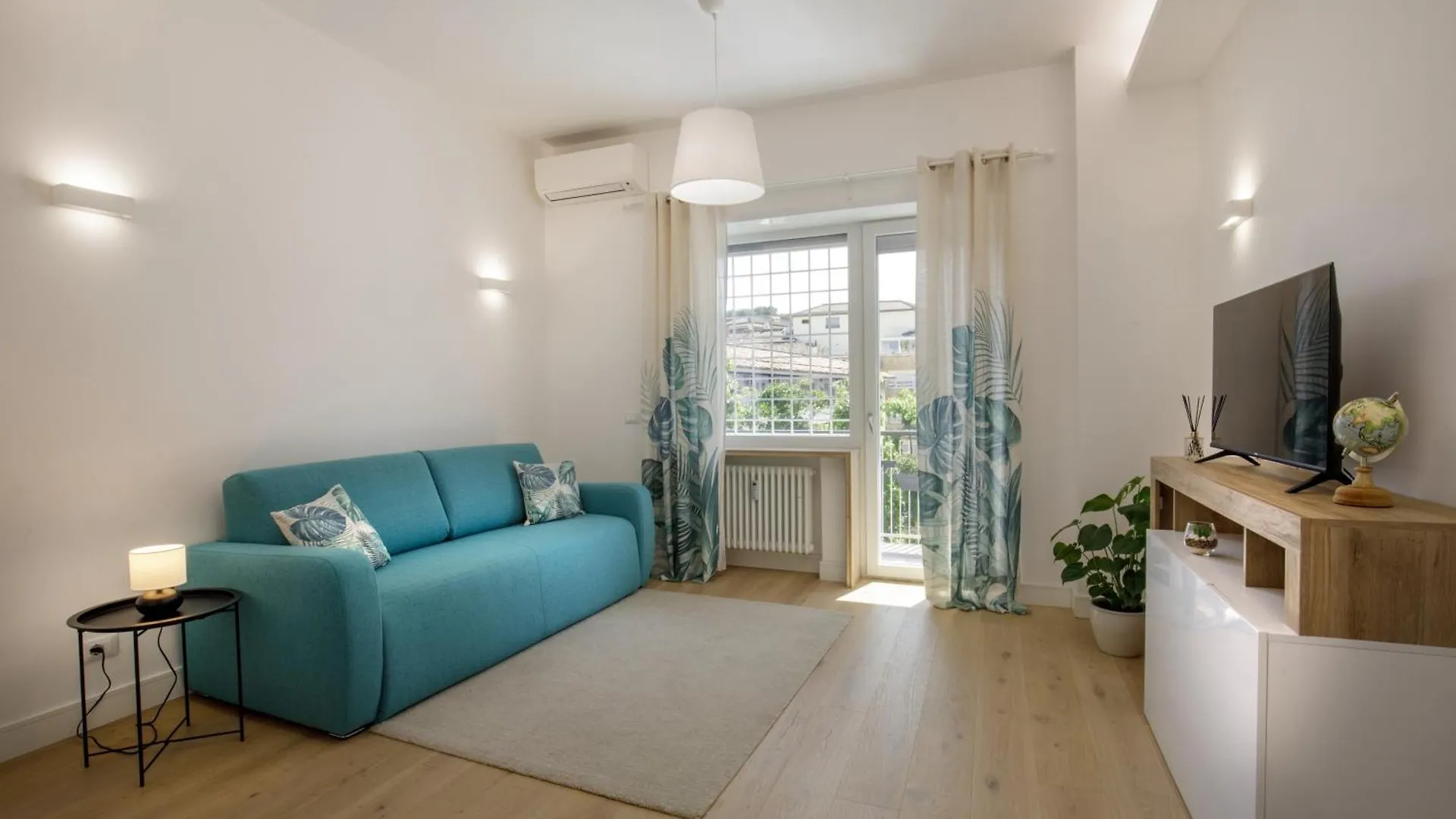 Pio Vatican Flat Rome 0*,  Italy